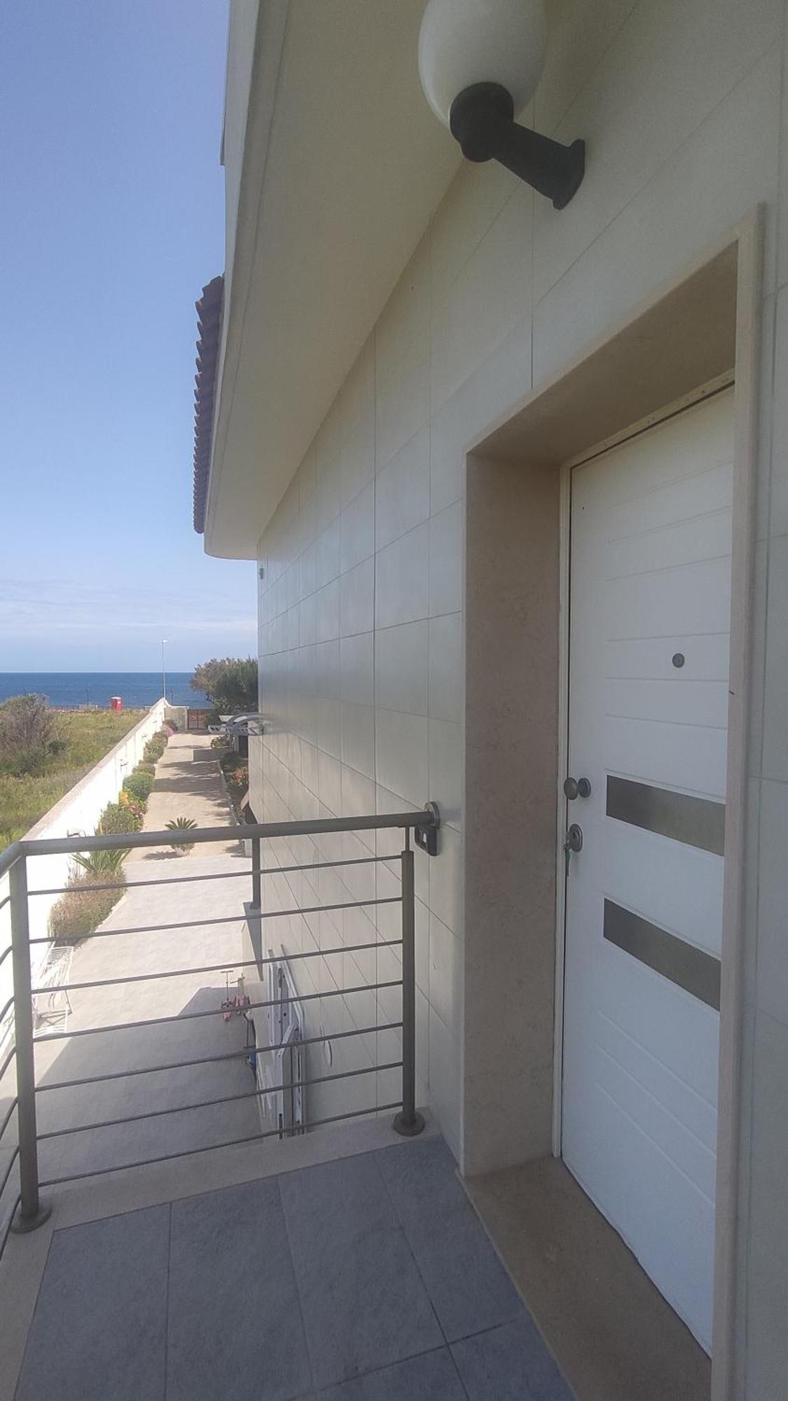 Seagull Apartments - Front And Sea View & Airport Bari Eksteriør bilde