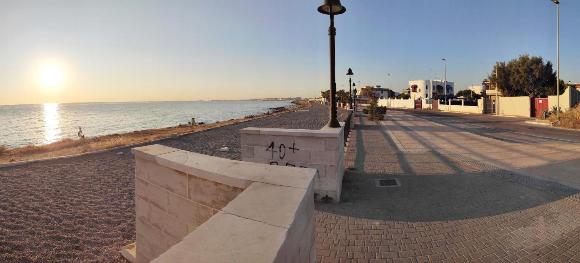 Seagull Apartments - Front And Sea View & Airport Bari Eksteriør bilde